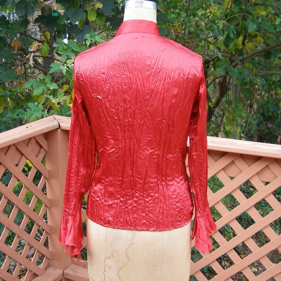 NWOT size M 6-8 Red Crinkle blouse by MDS California - Picture 4 of 10